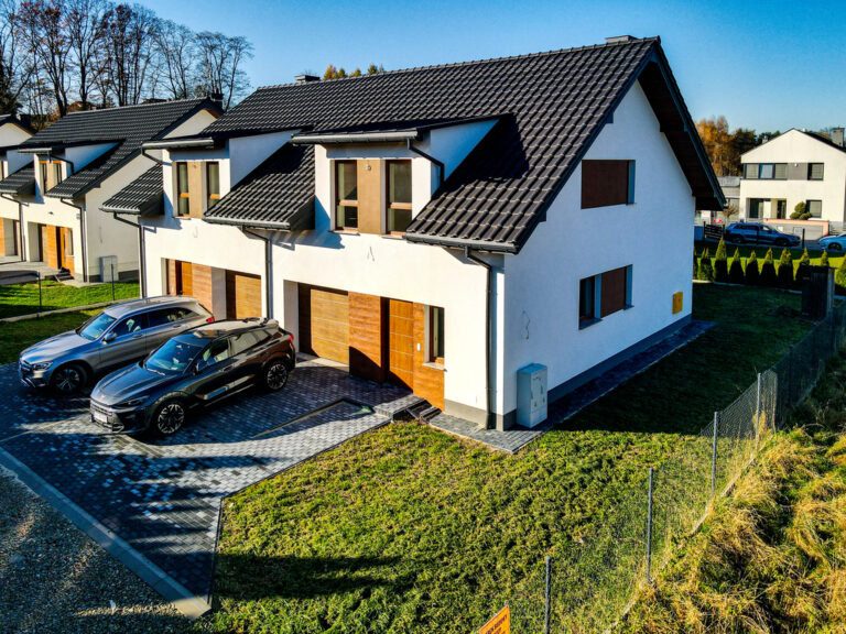 Nowy Sącz, os.&nbsp;Zawada – nowoczesny dom BLIŹNIAK